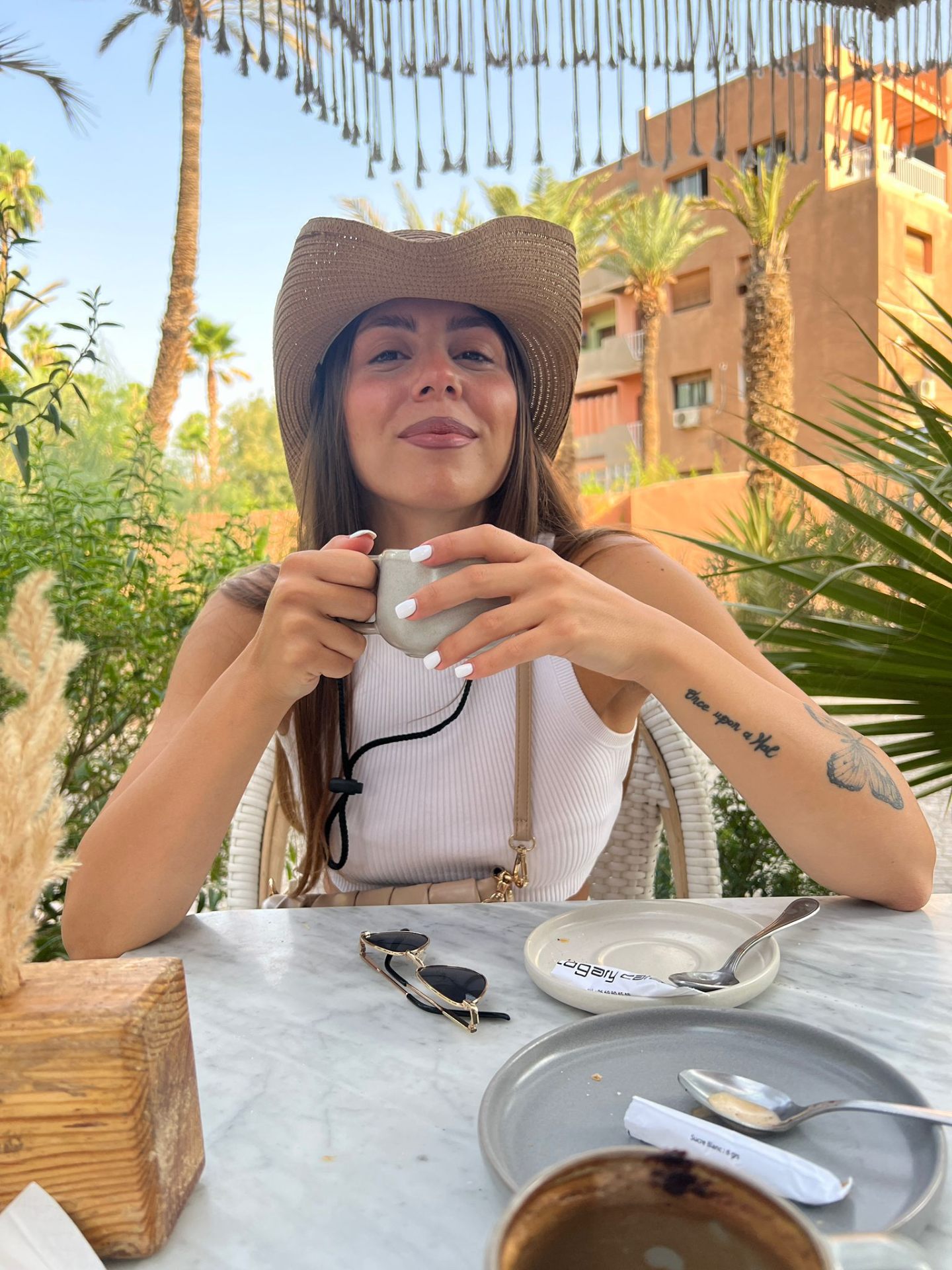 Sara con la tazza
